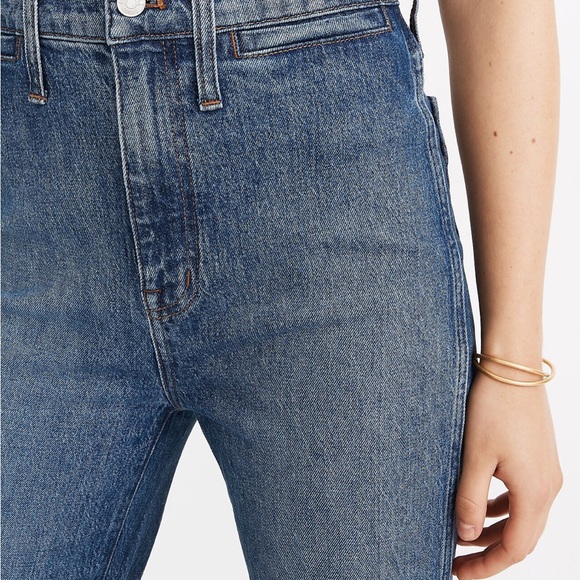 Madewell 11" High-Rise Flare Jeans in Mersey
Wash Size 24. In mint condition. - Picture 10 of 12